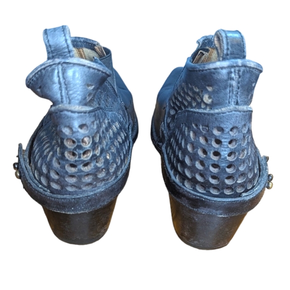 Corral Distressed Laser Cut Perforated Cowboy Ankle Boots sz 9 - Picture 5 of 8